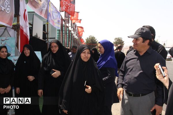 بازدید مشاور استاندار البرز از بخش‌های خدمت‌رسانی به زائران رهبر شهید