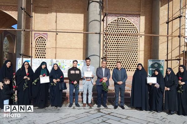 تجدید میثاق معاونین پرورشی، مربیان تربیتی و مشاورین مدارس کهریزک با آرمان‌های امام راحل و شهدا