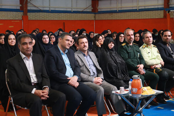 نواخته شدن زنگ سپاس معلم در مدارس ناحیه یک تبریز