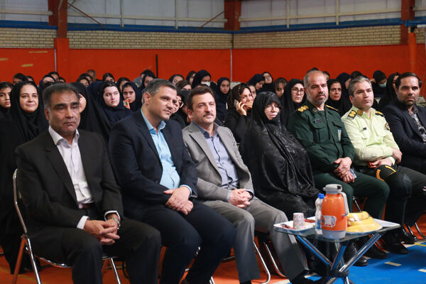 نواخته شدن زنگ سپاس معلم در مدارس ناحیه یک تبریز