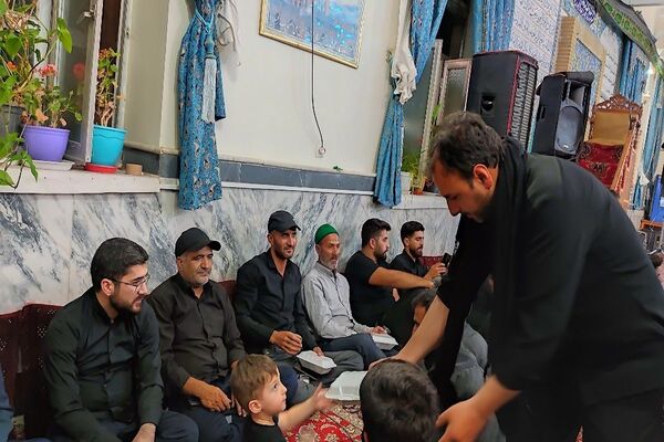 مراسم عزاداری آقا ابا عبدالله الحسین (ع) در شب عاشورا حسینی در شهر بار 
