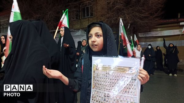 دهه نودی‌ها در زیر چتر انقلاب 