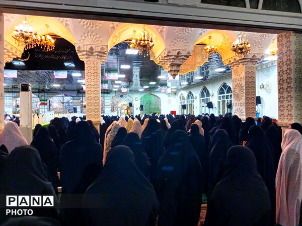 نماز جماعت همزمان با شهادت امام صادق(ع)