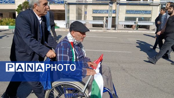 برگزاری نماز جمعه نصر به امامت رهبر معظم انقلاب اسلامی 