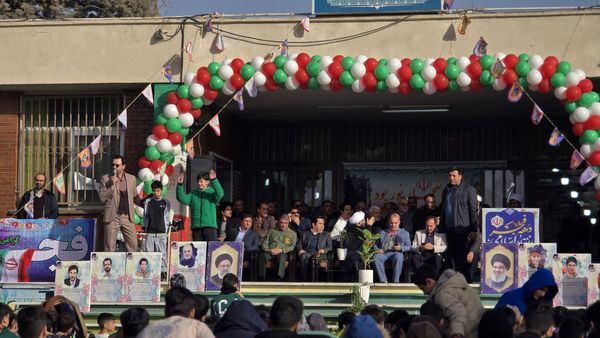 به صدا درآمدن زنگ انقلاب در مدرسه 22 بهمن شهرستان نظرآباد