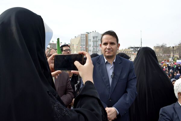 حماسه دانش‌آموزان اسلامشهر در ۲۲بهمن
