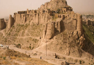 ایزدخواست دیار اولین آپارتمان نشین‌های دنیا