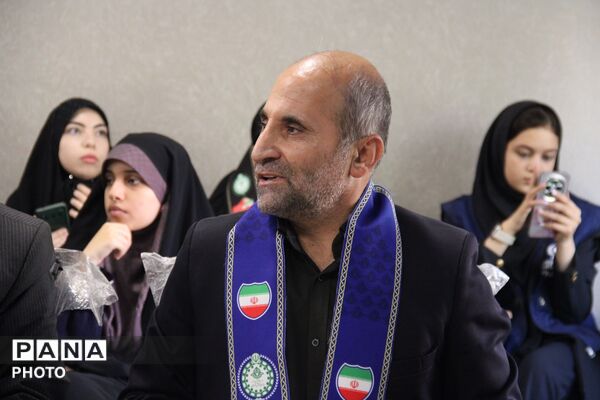 نشست صمیمی نایب رئیس مجلس شورای اسلامی با مربیان پیشتاز و خبرنگاران پانا همدان