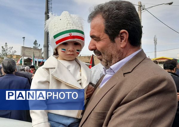 راهپیمایی مردم جعفرآباد قم در جشن سالگرد پیروزی انقلاب