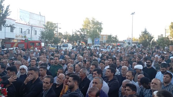 وداع باشکوه مردم قروه با پیکر مطهر شهید ایوب شیری
