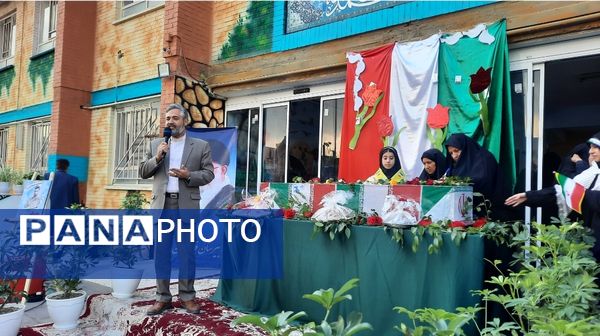 وداع دانش‌آموزان دبیرستان فرهنگیان ناحیه ۷ با شهید گمنام 