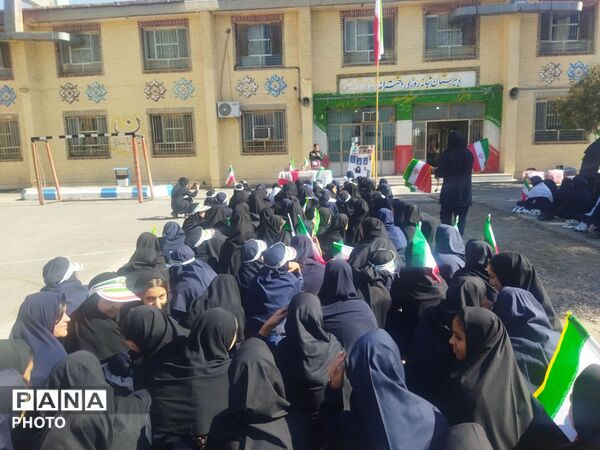 روایتگر جنگ در دبیرستان مجید دهنوی 