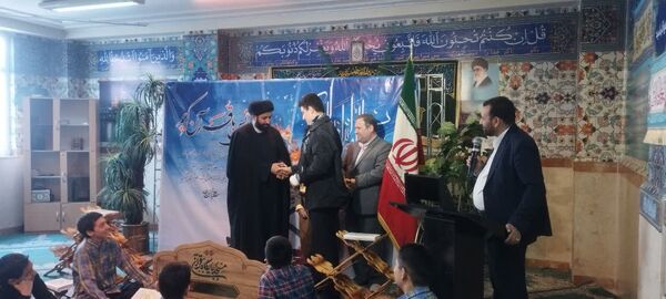 محفل انس با قرآن در دبیرستان شهدای مدافع حرم منطقه ۱۰
