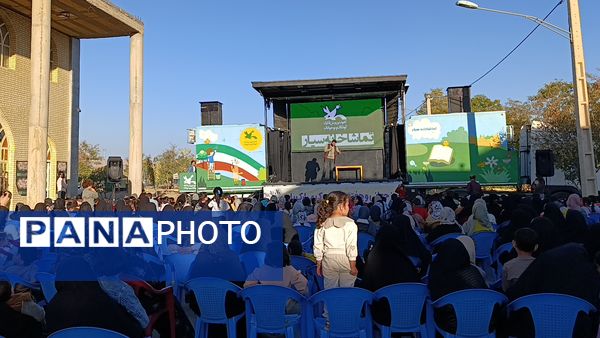 تماشاخانه سیار در شهر سفیددشت 