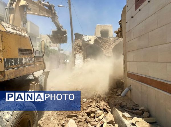 تخریب منازل آسیب دیده، پرخطر و زلزله زده در شهر کاشمر