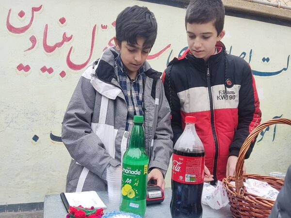 برپایی بازارچه دانش‌آموزی به‌مناسبت عید مبعث 