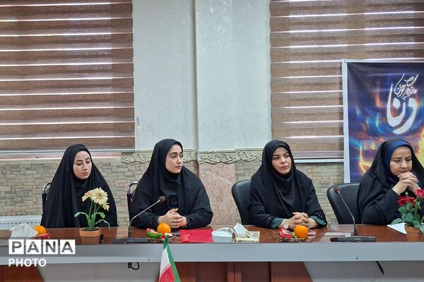 تجلیل از مدیران منتخب برگزارکننده دوره کوتاه‌مدت دوزبانه و مربیان مناطق کم برخوردار