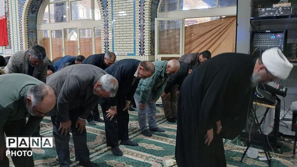 شکوه حضور در نماز جمعه شهرستان بن