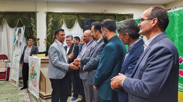 مراسم تجلیل از مقام معلم در شهرستان اشتهارد