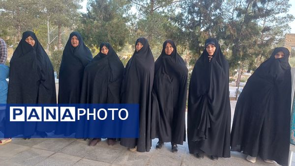 آیین غبارروبی و عطر افشانی قبور مطهر شهدای والامقام شهر کوهپایه