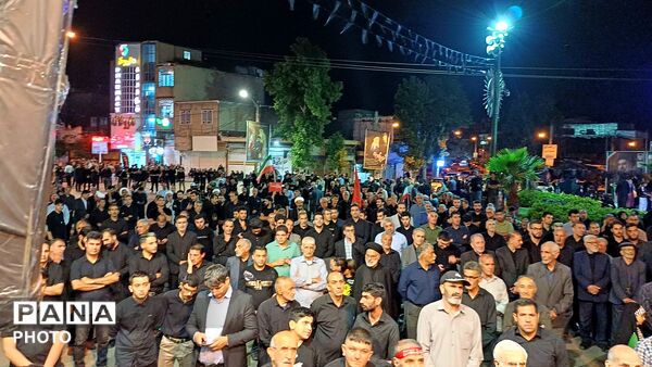 تجدید بیعت مردم کوهدشت با آرمان‌های حسینی در میدان امام خمینی (ره)