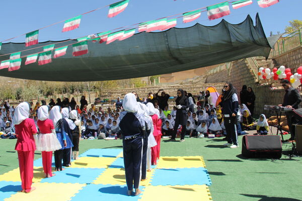 المپیاد ورزشی در دبستان غیرانتفاعی امام صادق(ع) شهرکرد