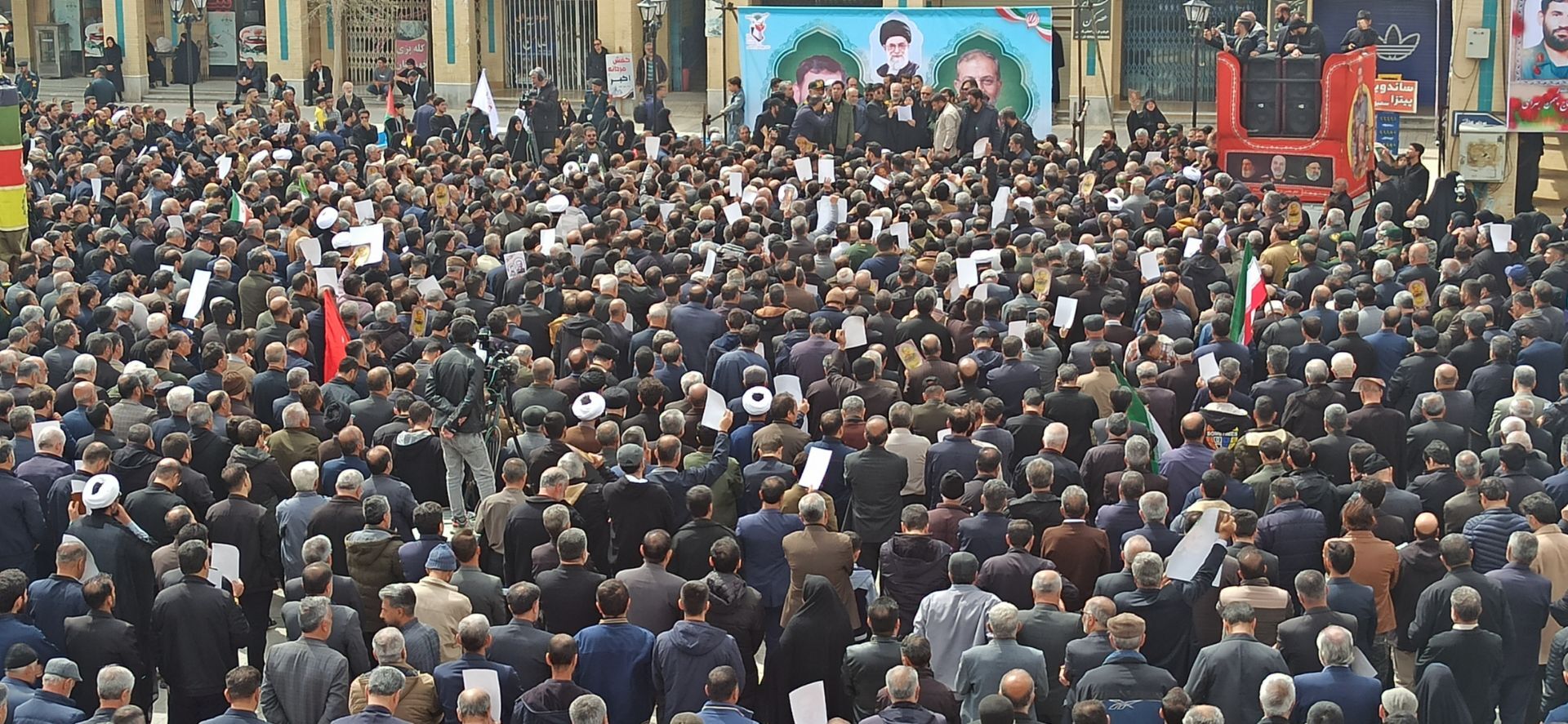 تشییع پیکر مطهر دو سردار پر افتخار استان در آخرین پنجشنبه سال