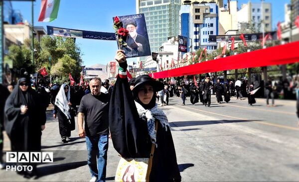 تشییع باشکوه پیکر مطهر رهبر شهید انقلاب اسلامی در مشهد