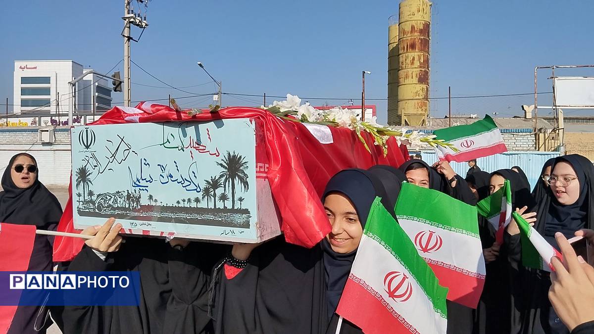 وداع با پیکر شهید گمنام در دبیرستان شهید عباسی یک مشهد