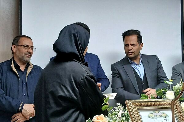 گردهمایی‌ دانش آموزی در هفته کتاب و کتابخوانی