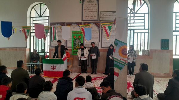 برگزاری مراسم  باشکوه ۲۲ بهمن و تجلیل از نفرات برتر روستای میرزآباد