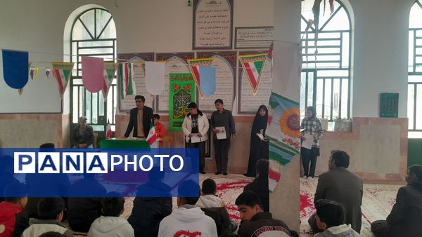 برگزاری مراسم  باشکوه ۲۲ بهمن و تجلیل از نفرات برتر روستای میرزآباد