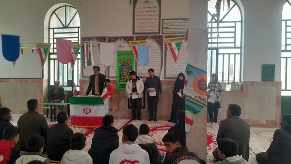 برگزاری مراسم  باشکوه ۲۲ بهمن و تجلیل از نفرات برتر روستای میرزآباد