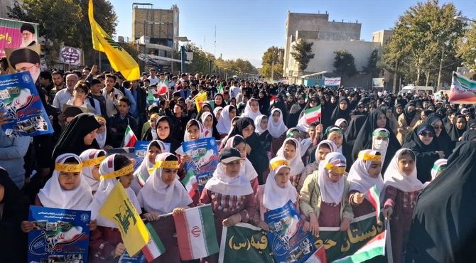 روز ۱۳ آبان: درخششی دیگر در تاریخ شهرستان سلسله با راهپیمایی دانش‌آموزان و مردم