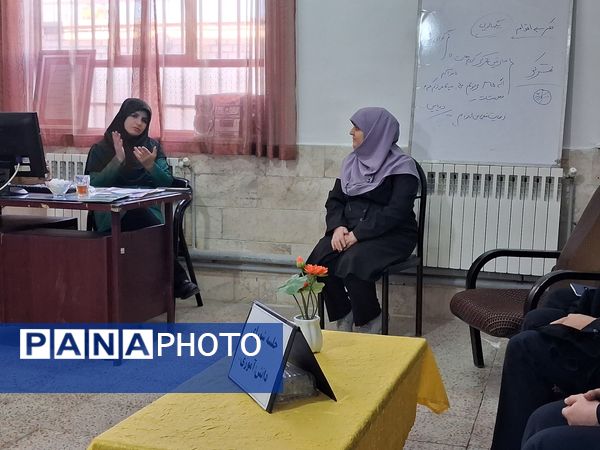 جلسه شورای دانش آموزی فاطمیه؛ از پیشنهاد تا اجرا