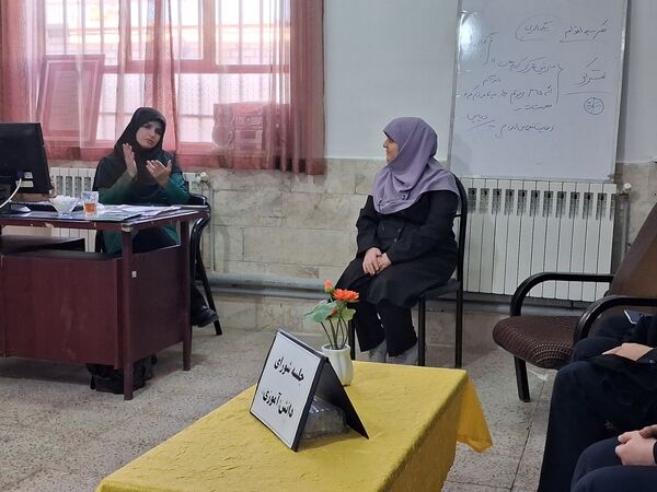 جلسه شورای دانش آموزی فاطمیه؛ از پیشنهاد تا اجرا