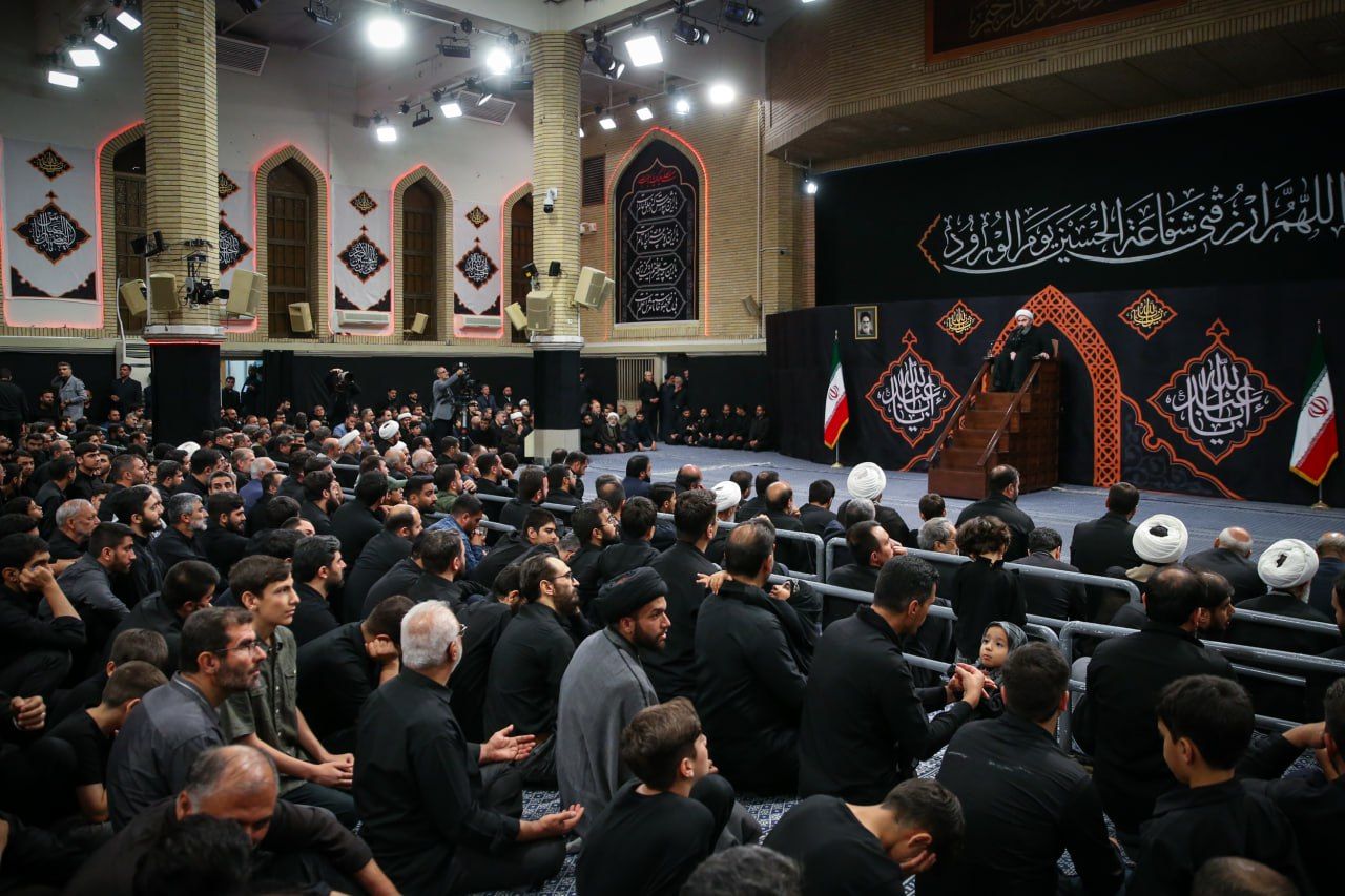 مراسم عزاداری حضرت اباعبدالله الحسین(ع) در حسینیه امام خمینی(ره) برگزار شد