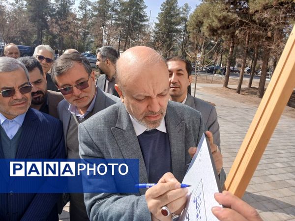 دومین روز گردهمایی از صحن دانش تا کرسی قانون‌گذاری 