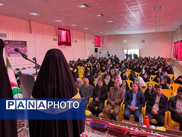 تجلیل ازبرگزیدگان مسابقات شهرستان خلیل آباد