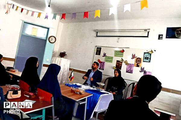 جلسه مشترک شورای معلمان مدارس ۱۲ بهمن و سامنی