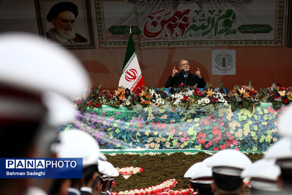 سخنرانی رئیس جمهوری در راهپیمایی ۲۲ بهمن ۱۴۰۳

