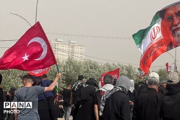 تشییع پیکر رهبر شهید در قم و جمکران