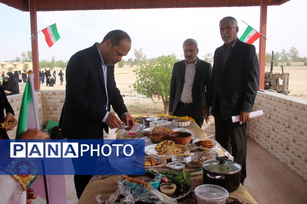 جشنواره غذا و صنایع دستی در اردوی تمشک دختران استان بوشهر