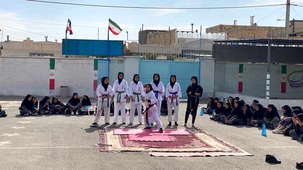 المپیاد ورزشی درون‌مدرسه‌ای در دبیرستان امید