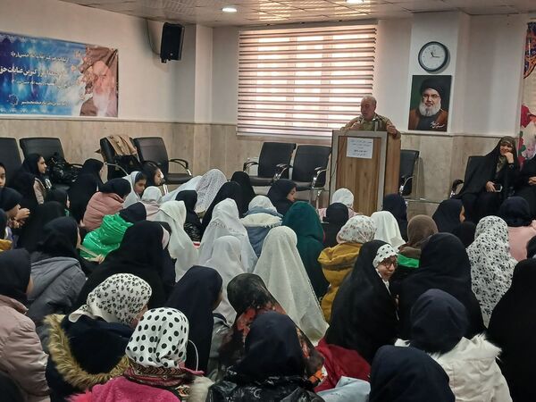 برنامه رویش آدینه با حضور دبستان دخترانه امام مهدی۲  در محمدشهر کرج