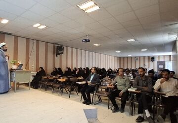 نشست مربیان و معاونان پرورشی فریمان با محوریت قرآن و عترت 