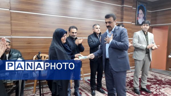 آیین گرامیداشت هفته پژوهش در شهرستان قائمشهر 