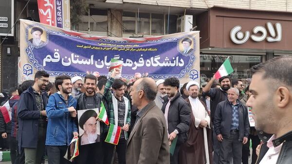 شکوه حضور نوجوانان در راهپیمایی 22 بهمن مردم قم