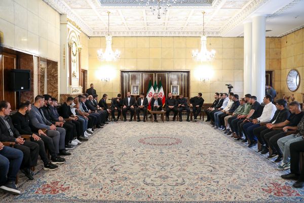 تسلیم شدن در وجود ما نیست / ورزشکاران با رفتار و منش‌ خود می‌توانند الگوی جوانان کشور باشند