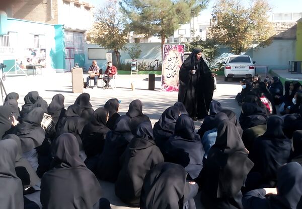 تئاتر خیابانی ارتفاعات الله اکبر در دبیرستان فاطمیه